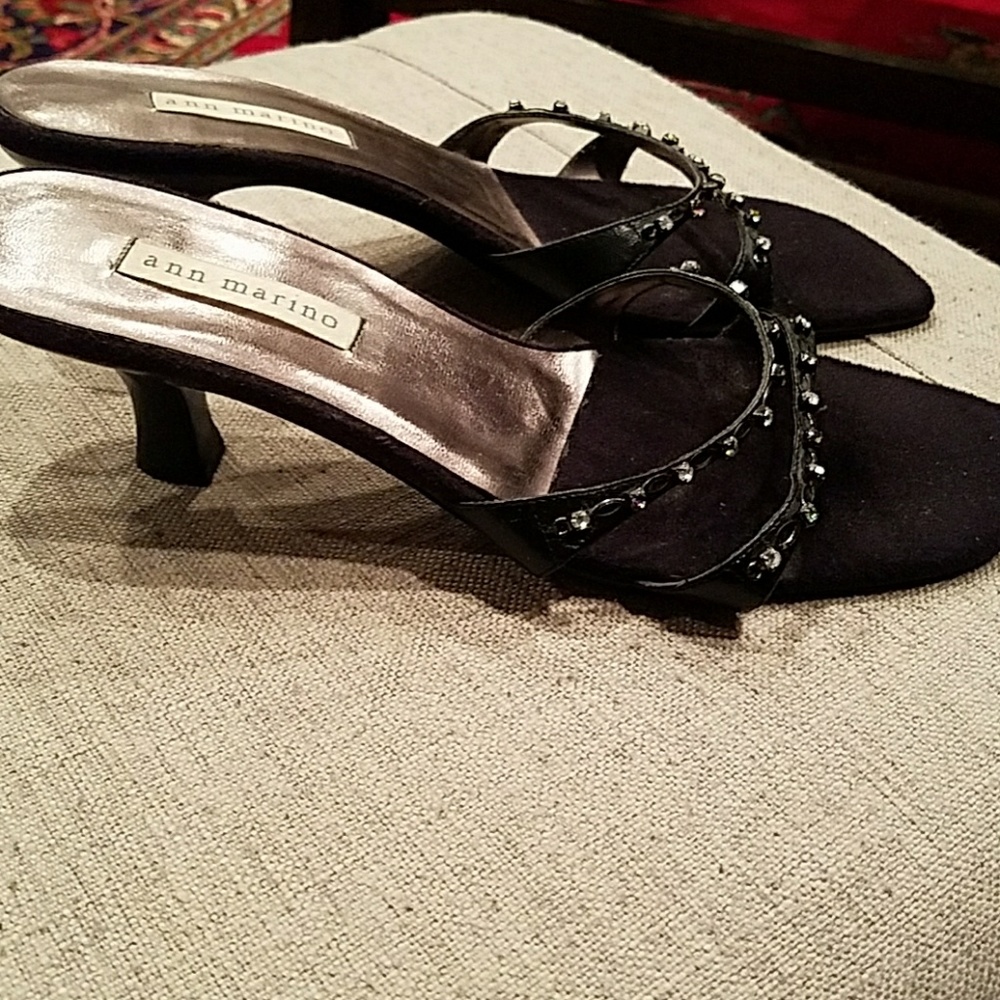 GUC Ann Marino Black Sandals Size 10